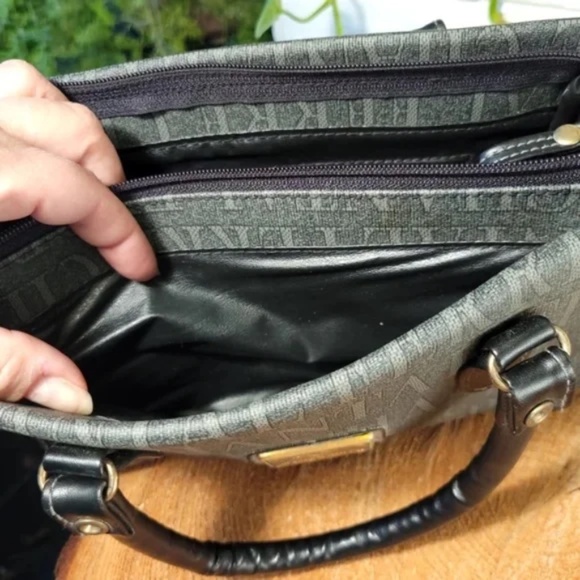 Chantal Ferre Signature Pattern Handbag - Picture 11 of 14